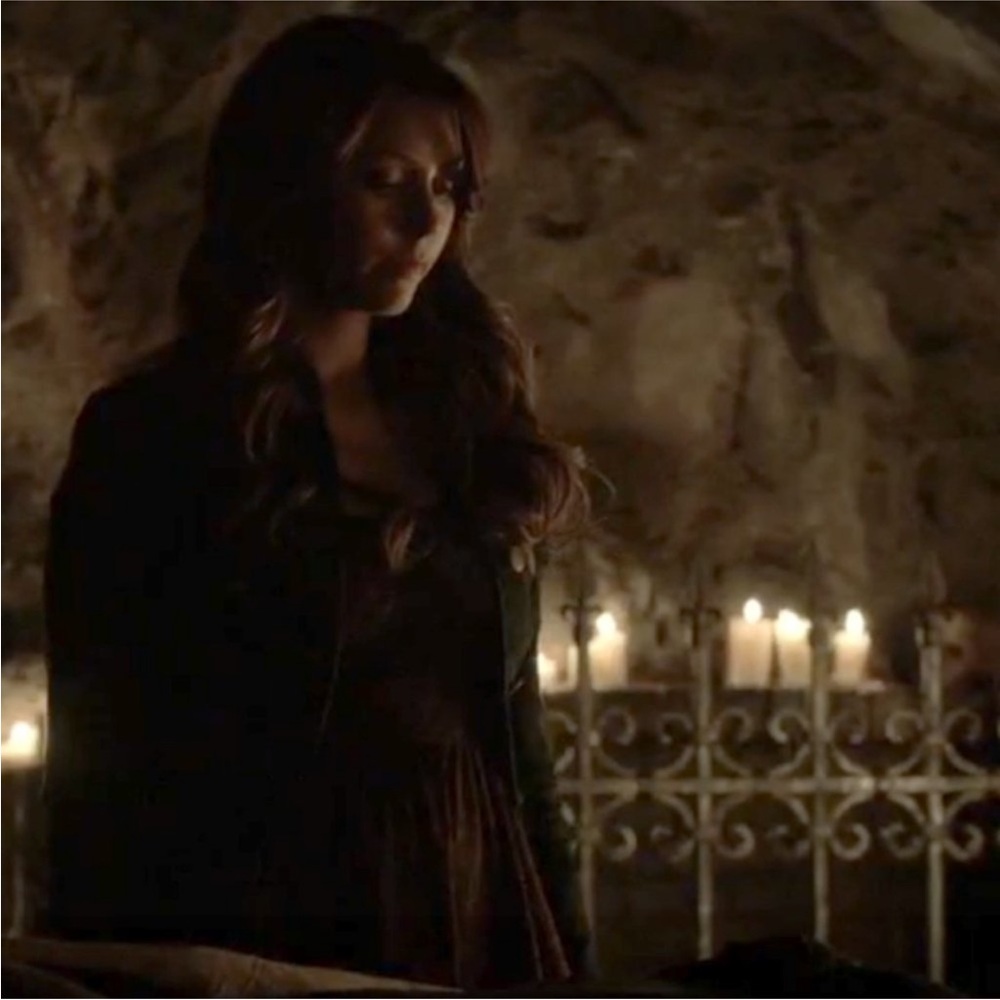 Topshop burgundy lace dress ASO Katherine Pierce and Elena Gilbert / Nina Dobrev